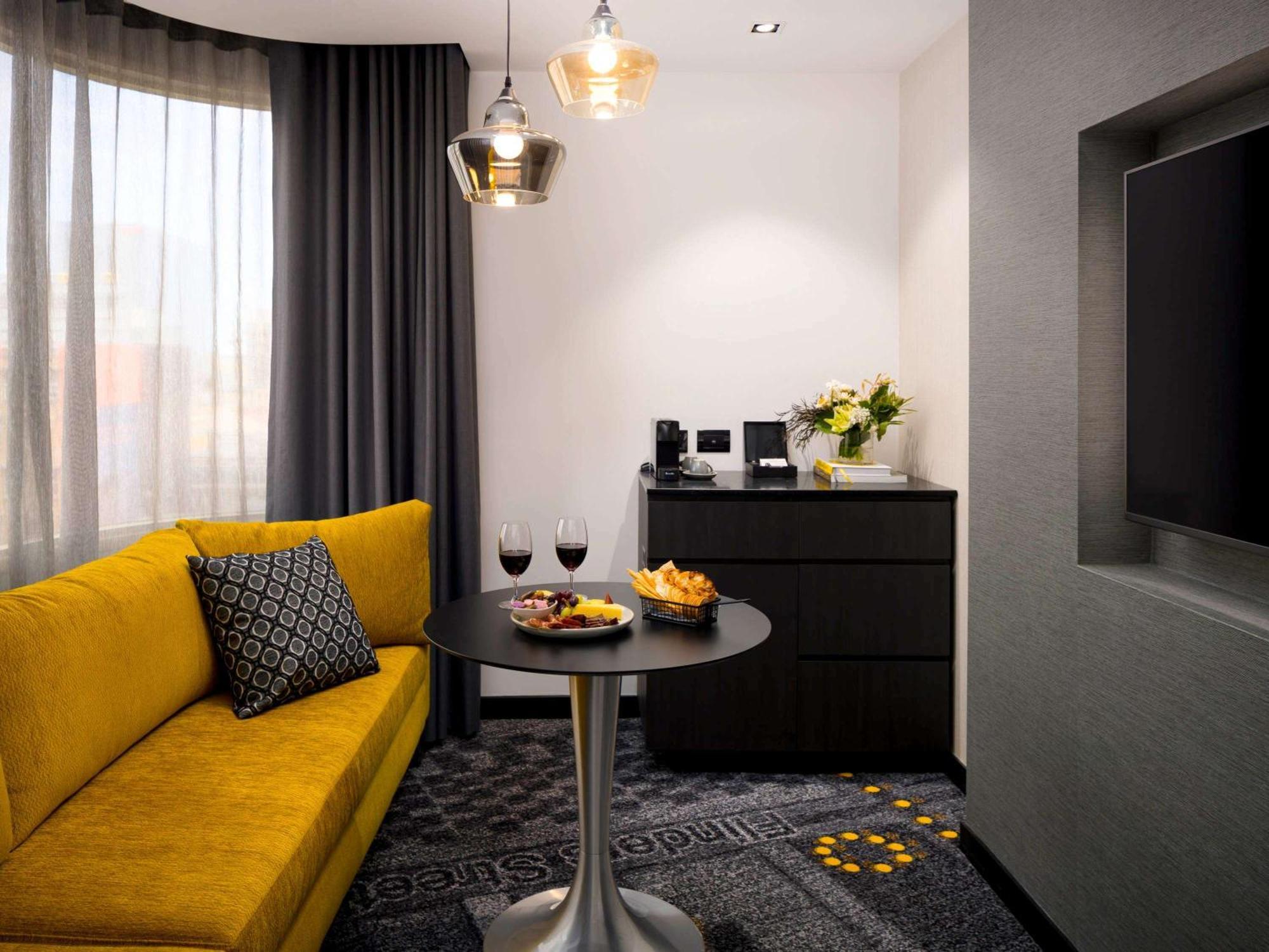 Pullman Melbourne City Centre Exterior foto A suite at the hotel